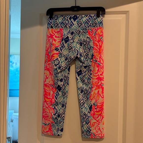 Lilly Pulitzer Luxletic Women’s Cropped Leggings Size Small - Picture 3 of 4